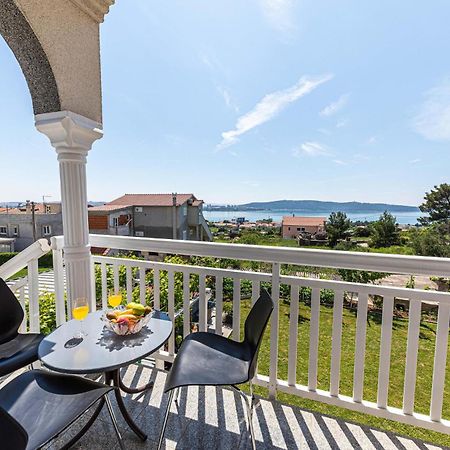 Nice Apartment In Kastel Sucurac With Kitchen Kaštela Εξωτερικό φωτογραφία