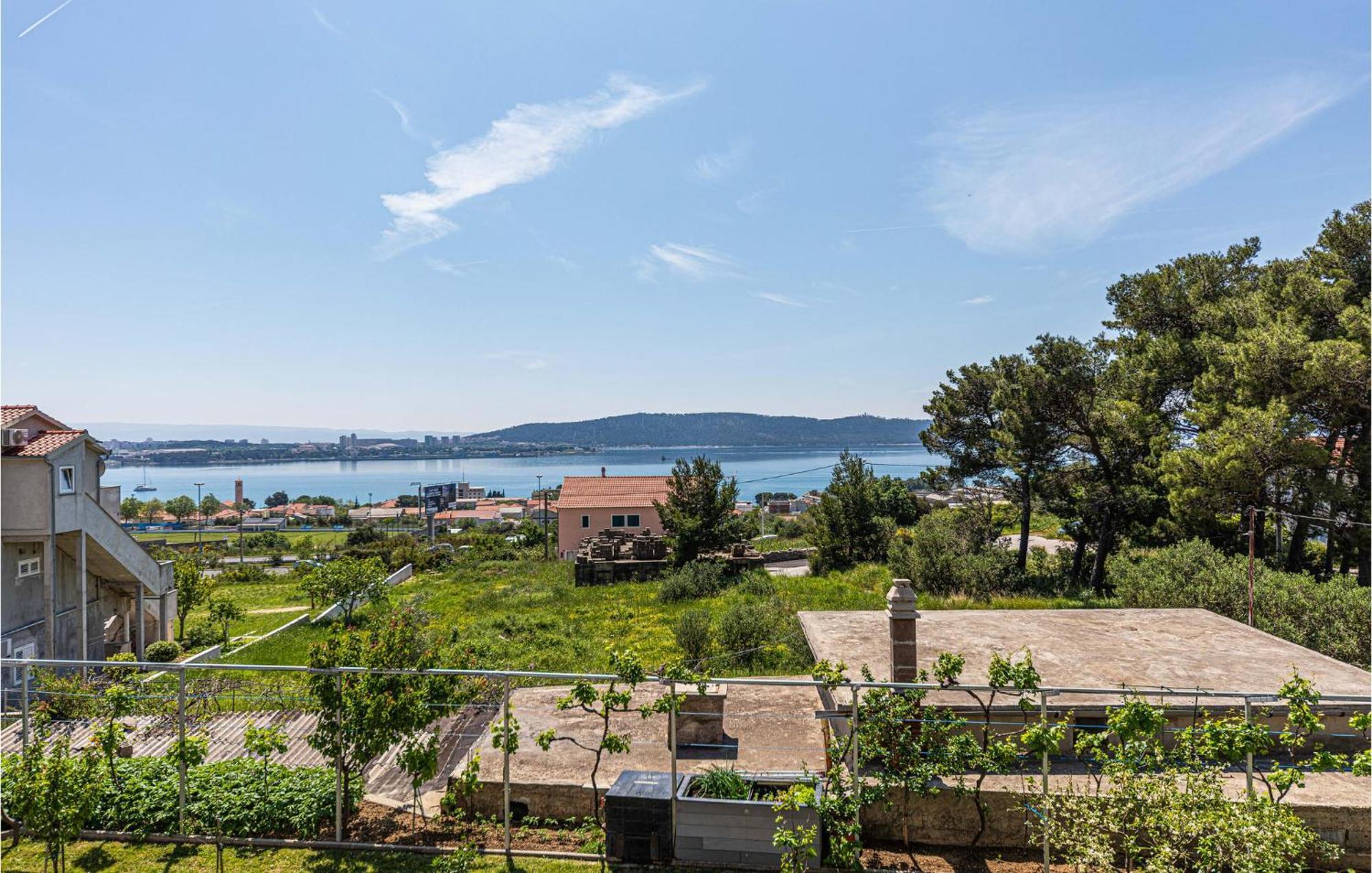 Nice Apartment In Kastel Sucurac With Kitchen Kaštela Εξωτερικό φωτογραφία